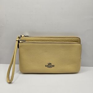 Coach Double Zip Wallet in Vanilla Pebble Leather, NEW w/tags